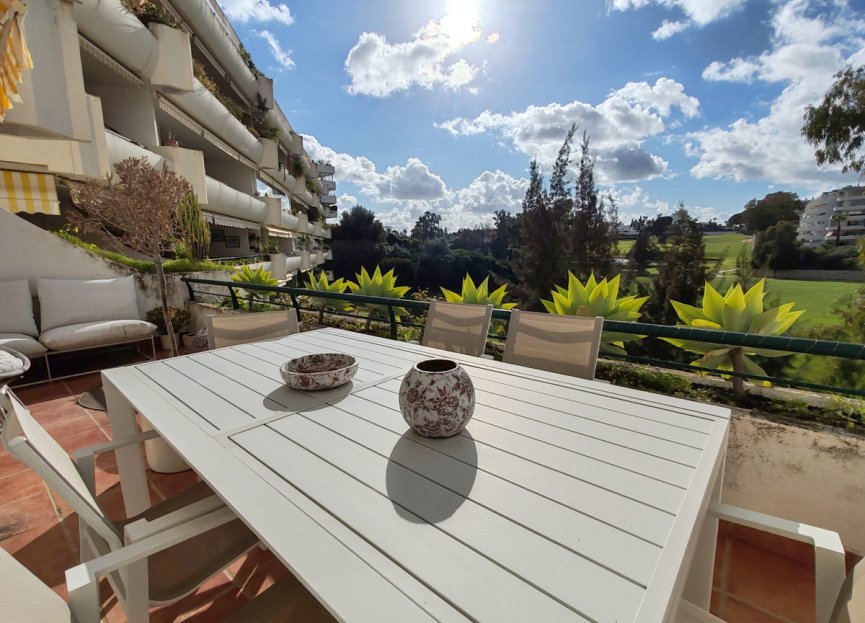 Resale - Apartment - Middle Floor Apartment - Marbella - Guadalmina Alta