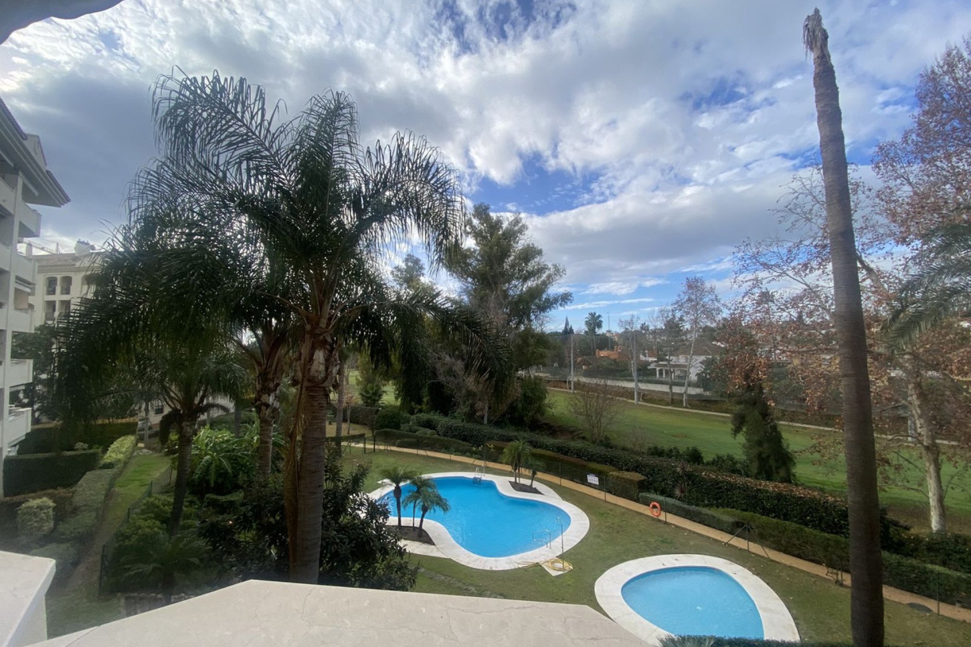 Resale - Apartment - Middle Floor Apartment - Marbella - Guadalmina Alta