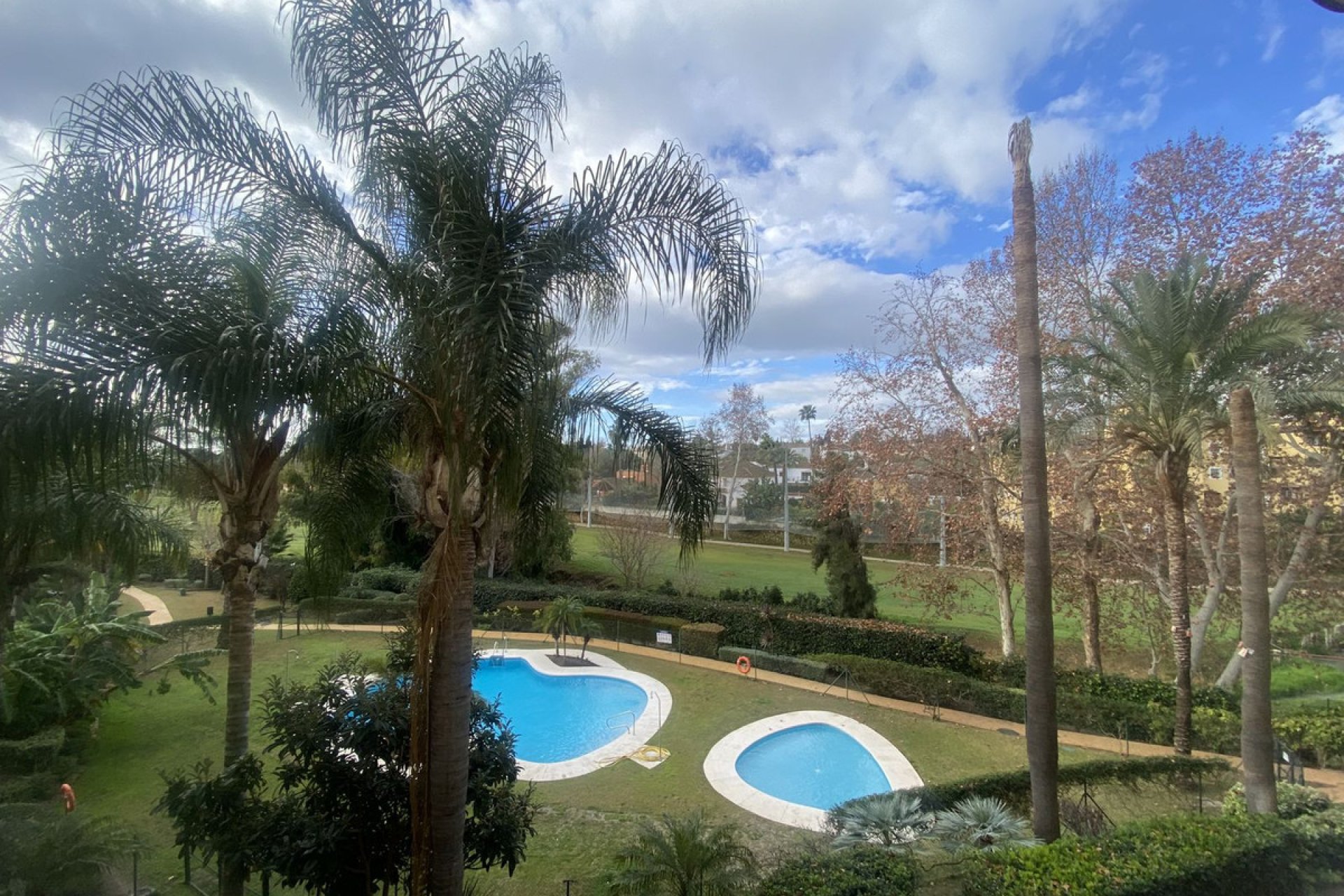 Resale - Apartment - Middle Floor Apartment - Marbella - Guadalmina Alta