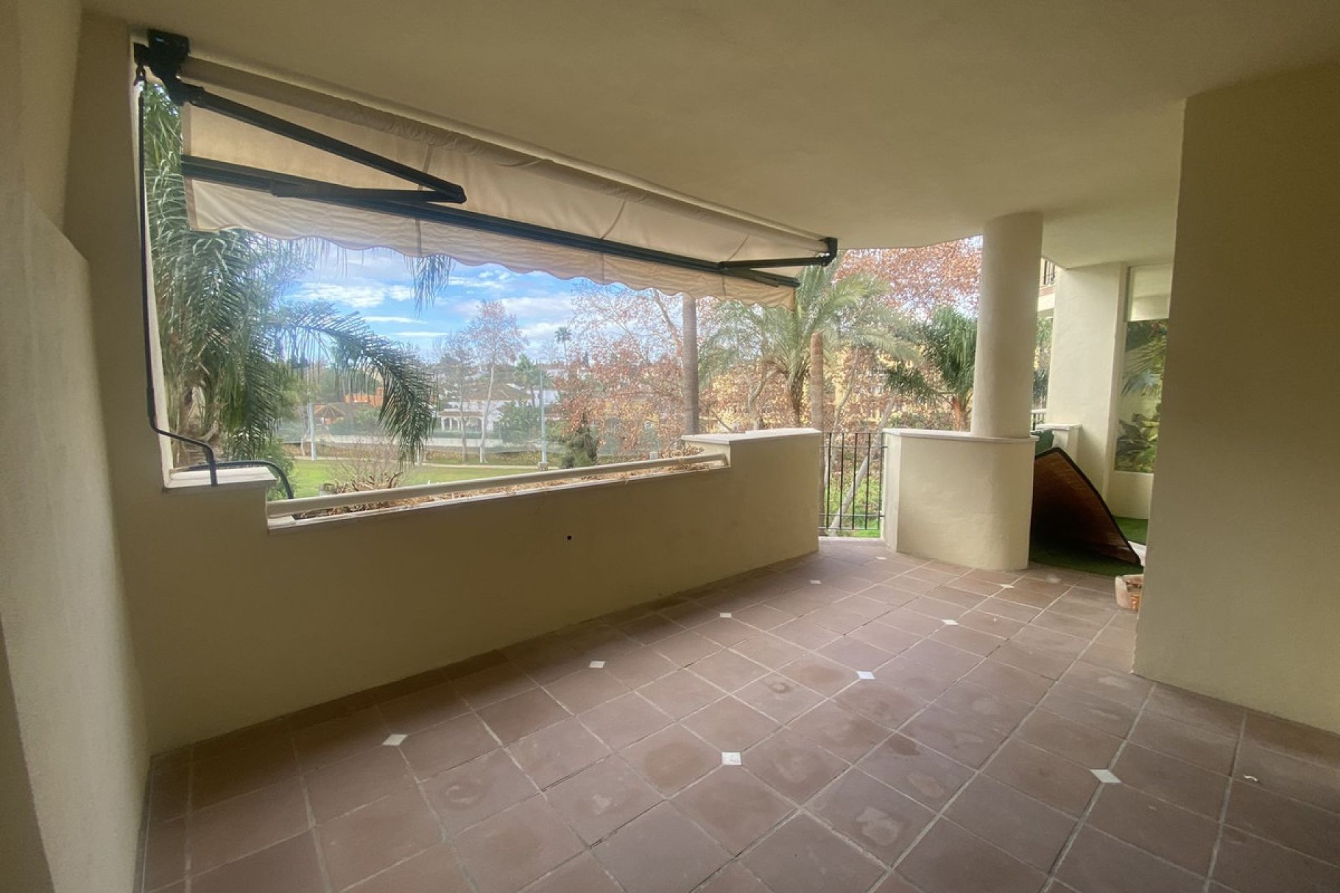 Resale - Apartment - Middle Floor Apartment - Marbella - Guadalmina Alta