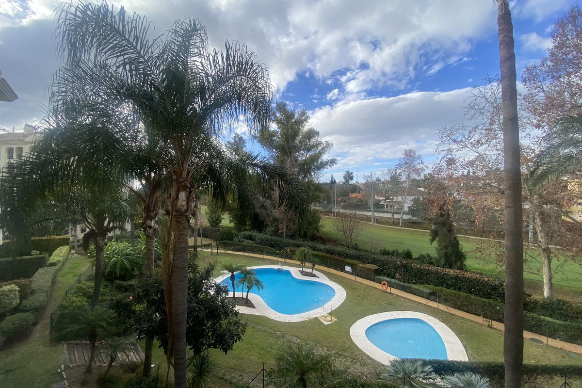 Resale - Apartment - Middle Floor Apartment - Marbella - Guadalmina Alta