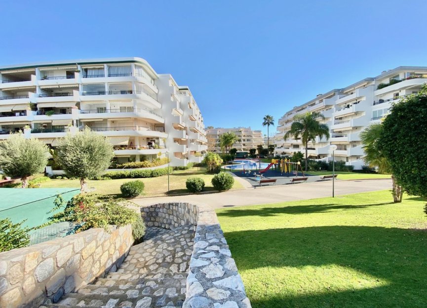 Resale - Apartment - Middle Floor Apartment - Marbella - Guadalmina Alta