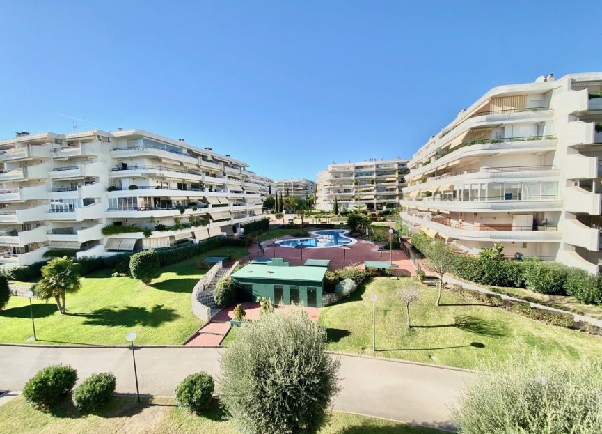 Resale - Apartment - Middle Floor Apartment - Marbella - Guadalmina Alta