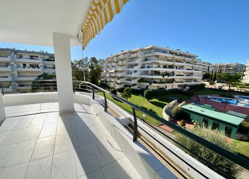 Resale - Apartment - Middle Floor Apartment - Marbella - Guadalmina Alta