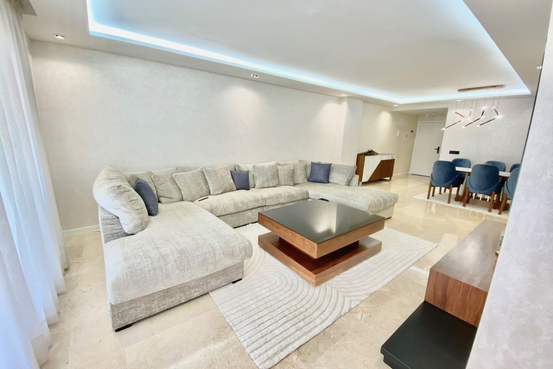 Resale - Apartment - Middle Floor Apartment - Marbella - Guadalmina Alta