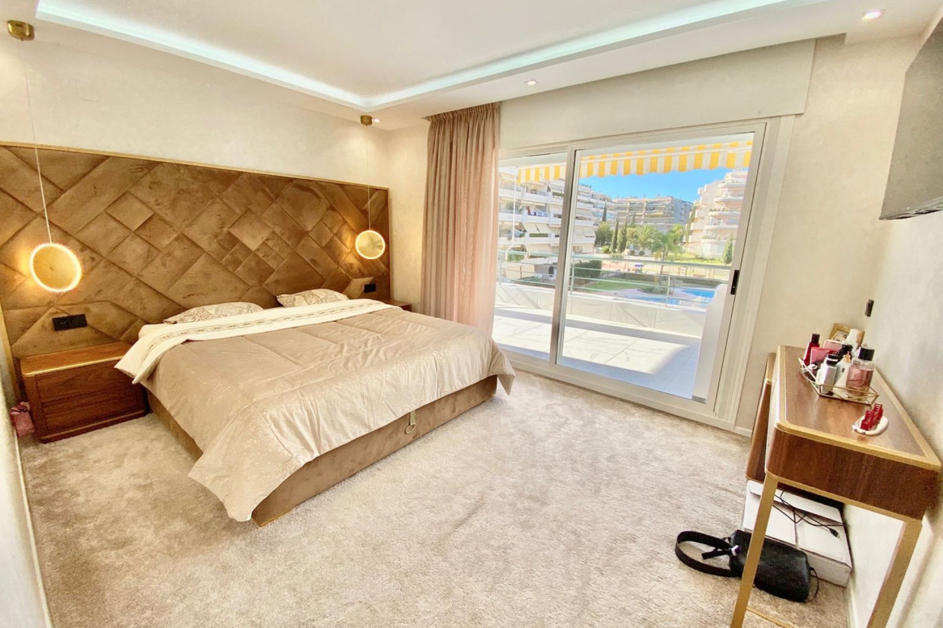 Resale - Apartment - Middle Floor Apartment - Marbella - Guadalmina Alta