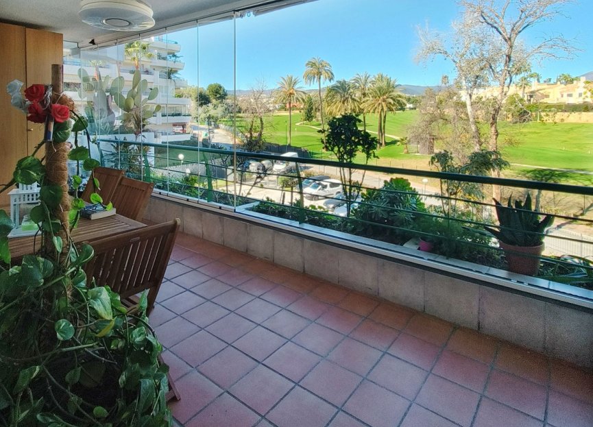 Resale - Apartment - Middle Floor Apartment - Marbella - Guadalmina Alta