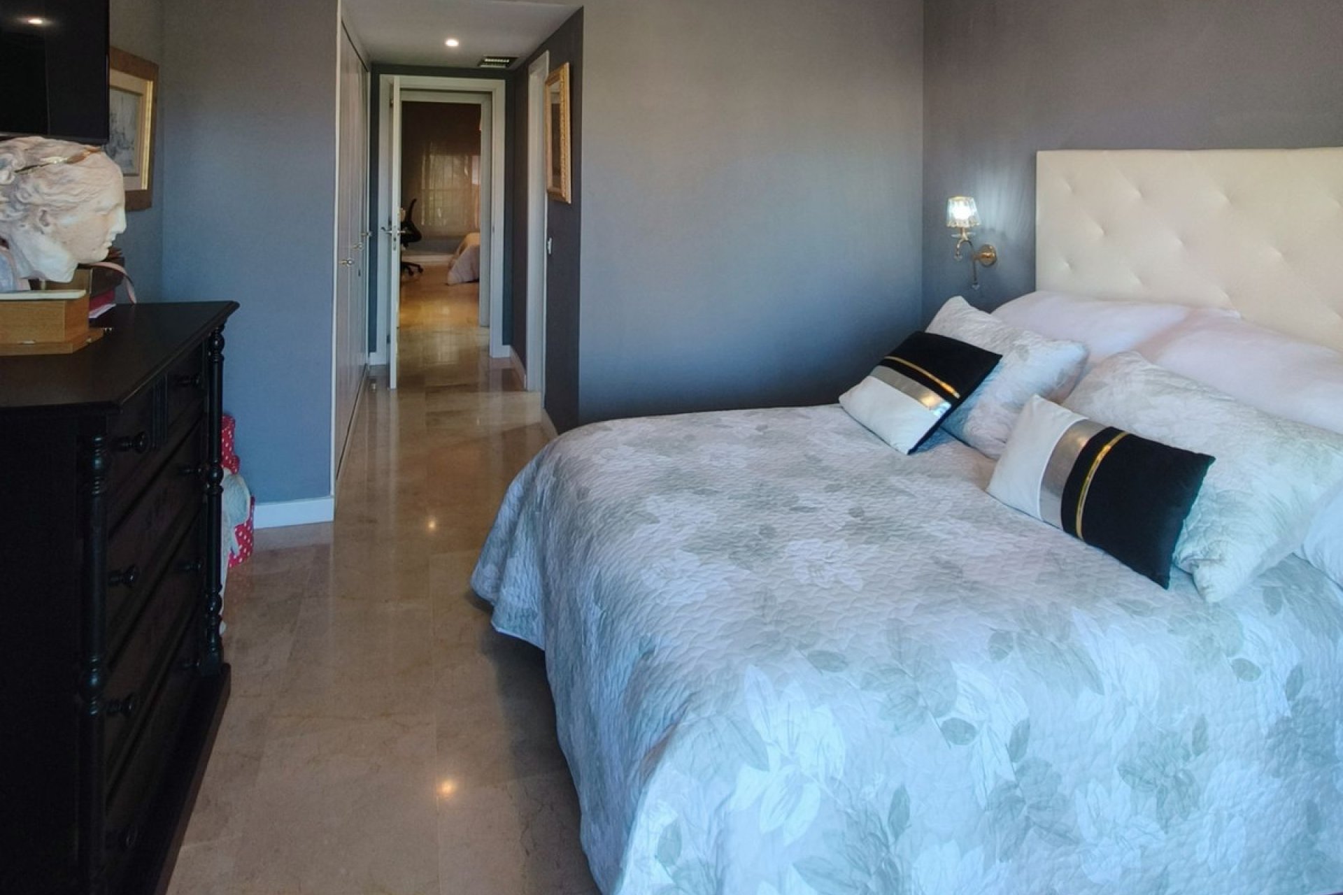 Resale - Apartment - Middle Floor Apartment - Marbella - Guadalmina Alta