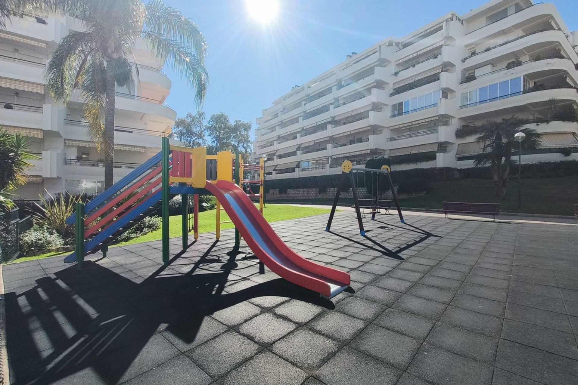 Resale - Apartment - Middle Floor Apartment - Marbella - Guadalmina Alta