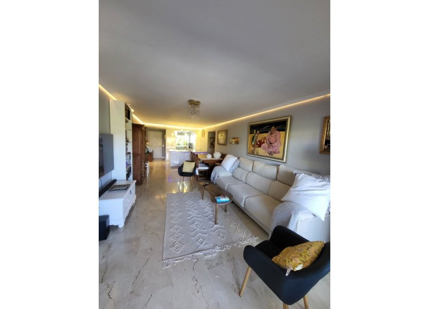 Resale - Apartment - Middle Floor Apartment - Marbella - Guadalmina Alta