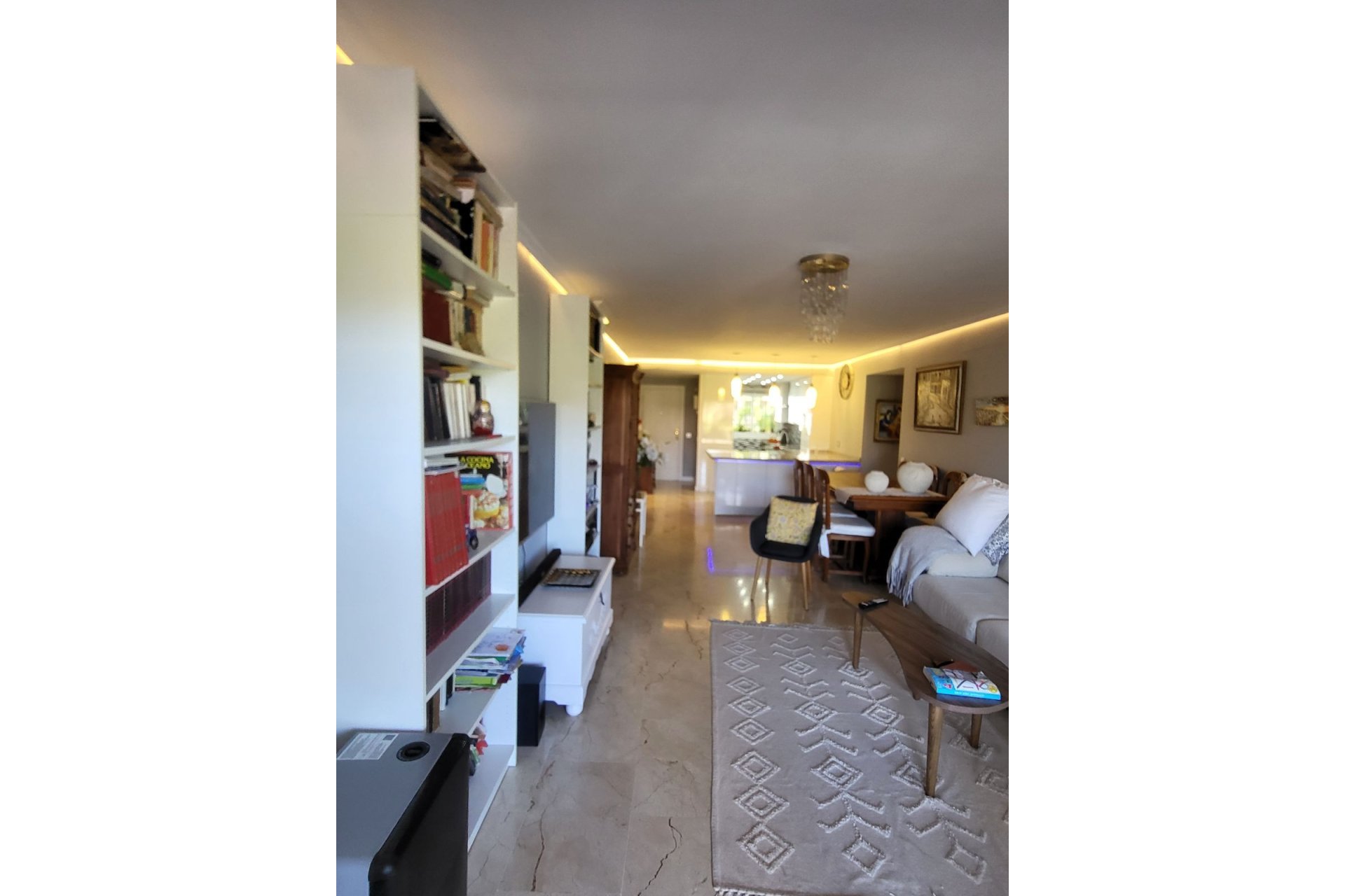 Resale - Apartment - Middle Floor Apartment - Marbella - Guadalmina Alta