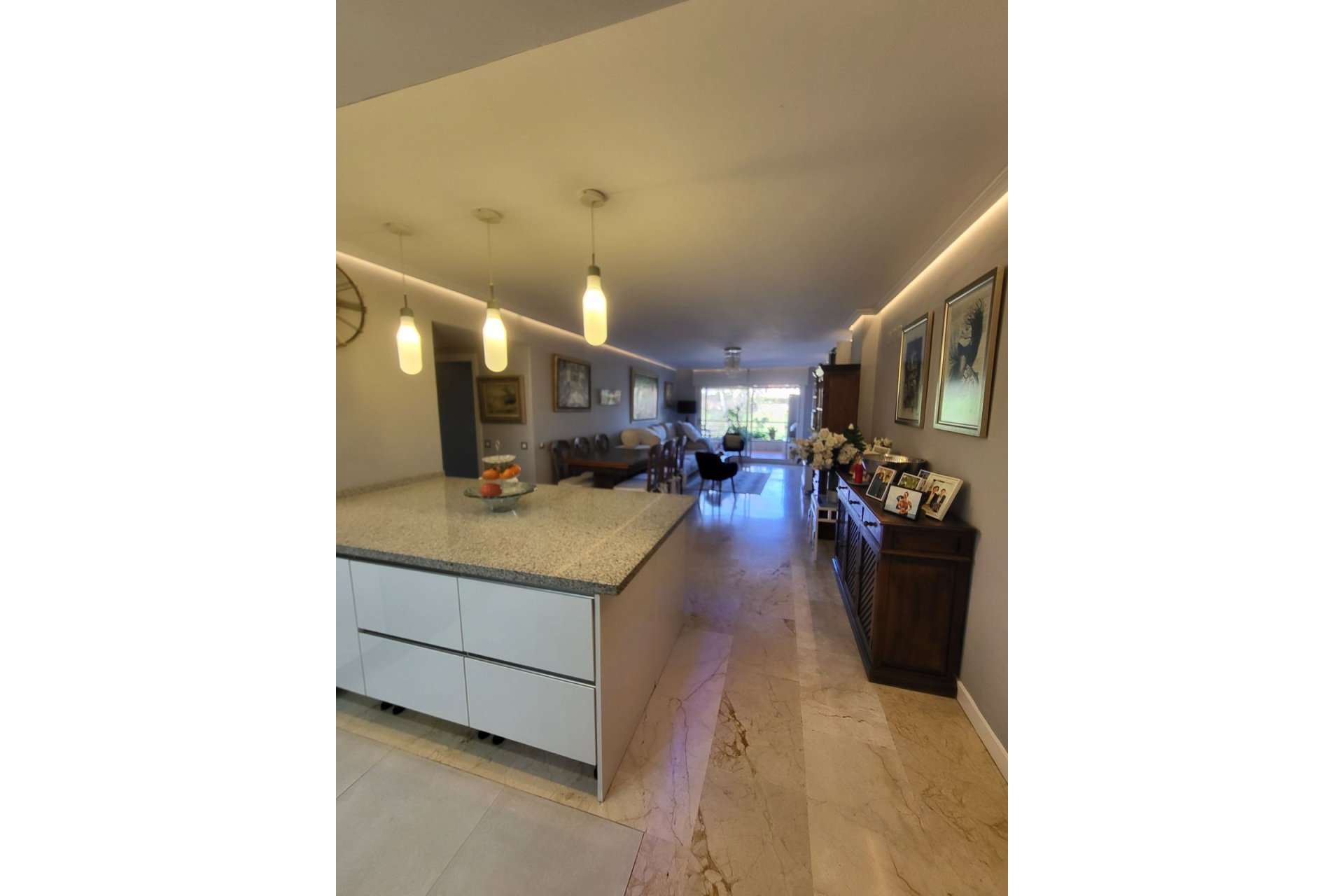 Resale - Apartment - Middle Floor Apartment - Marbella - Guadalmina Alta