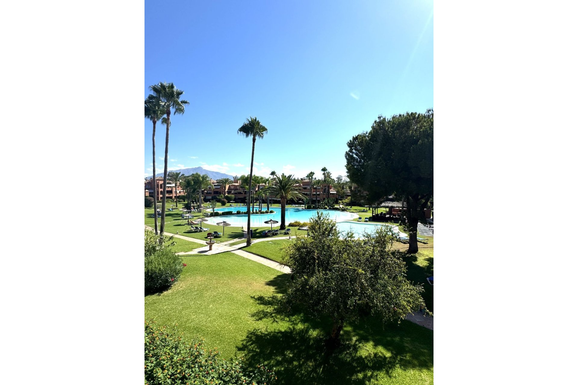 Resale - Apartment - Middle Floor Apartment - Marbella - Guadalmina Baja