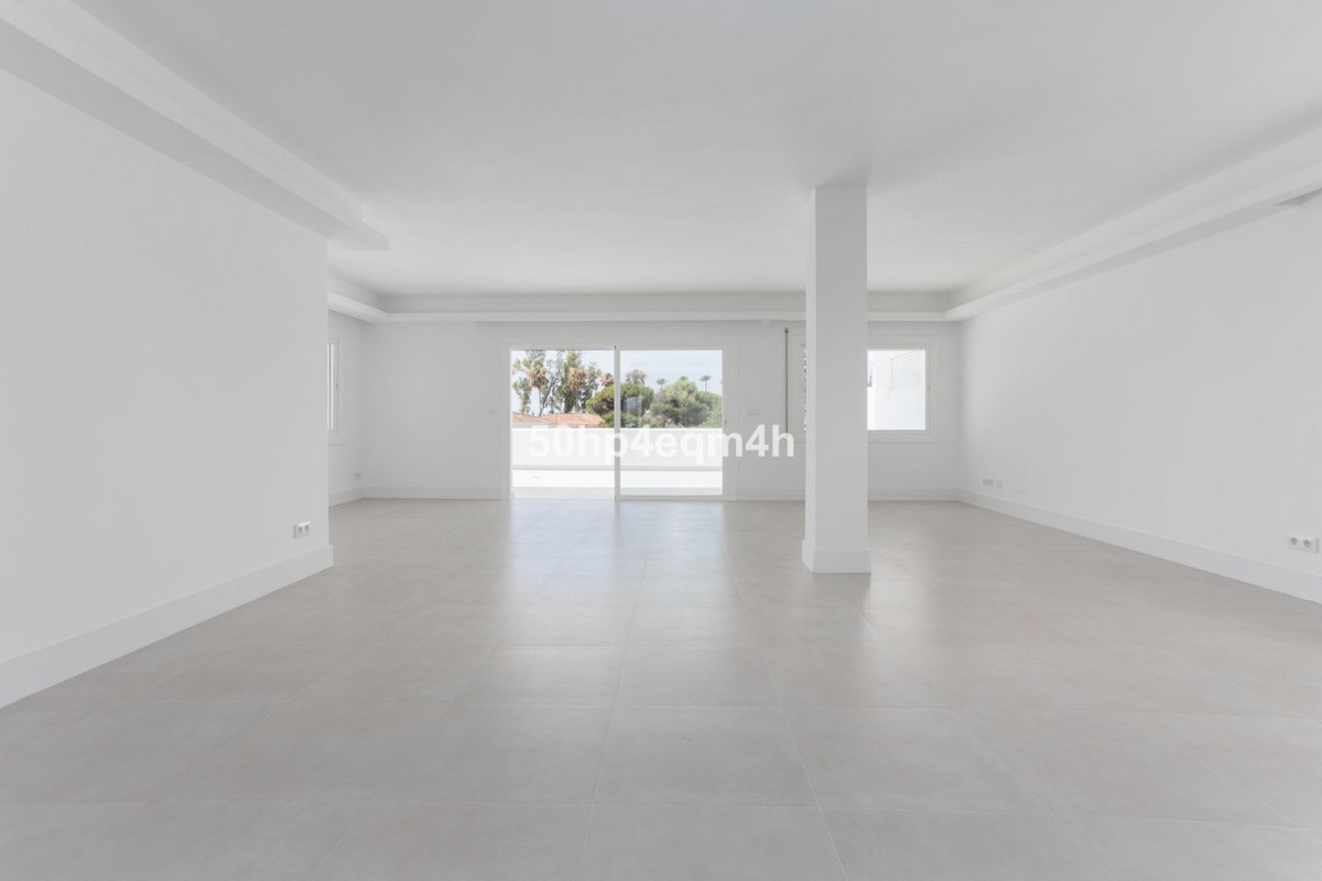 Resale - Apartment - Middle Floor Apartment - Marbella - Guadalmina Baja