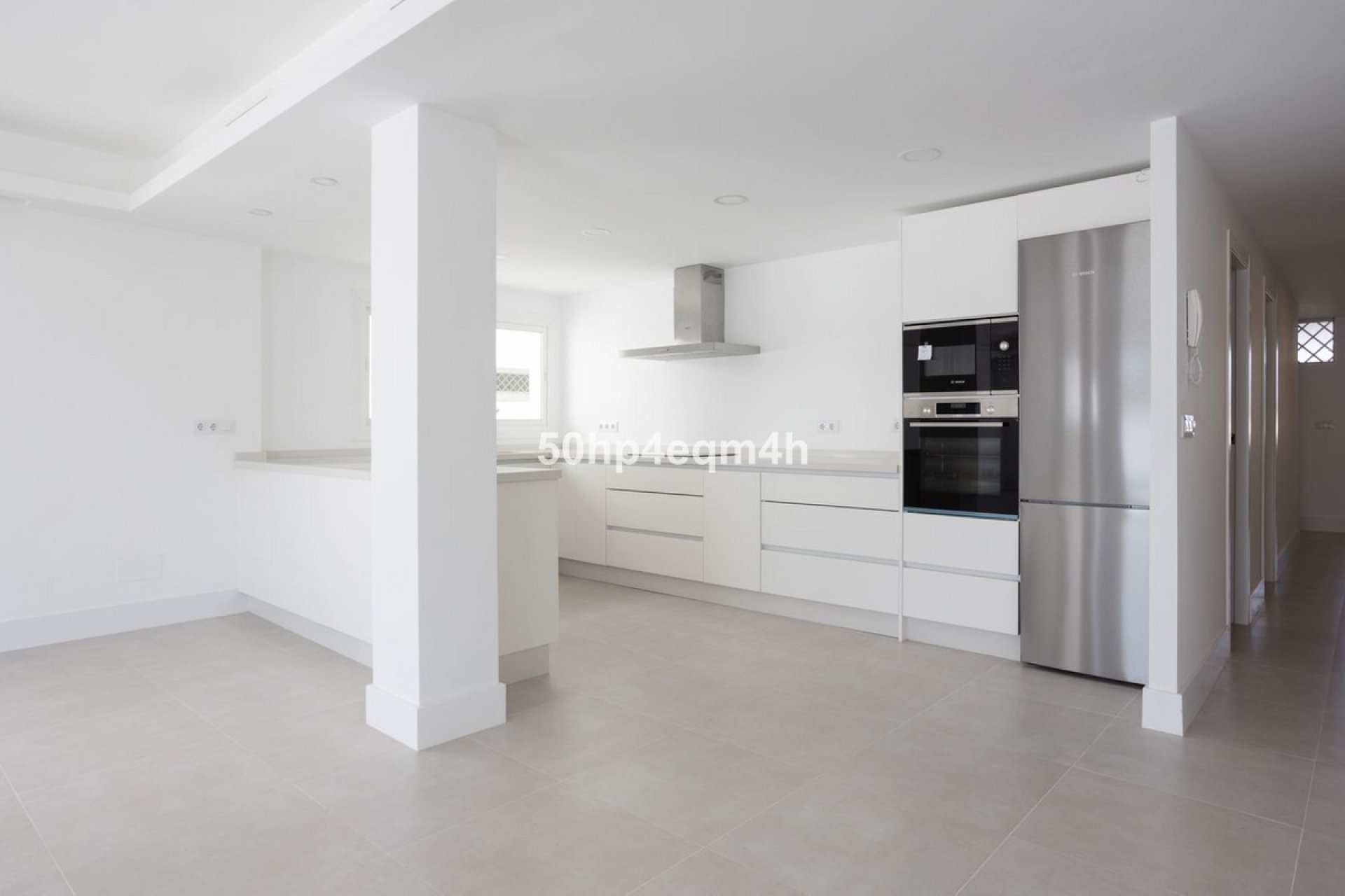 Resale - Apartment - Middle Floor Apartment - Marbella - Guadalmina Baja