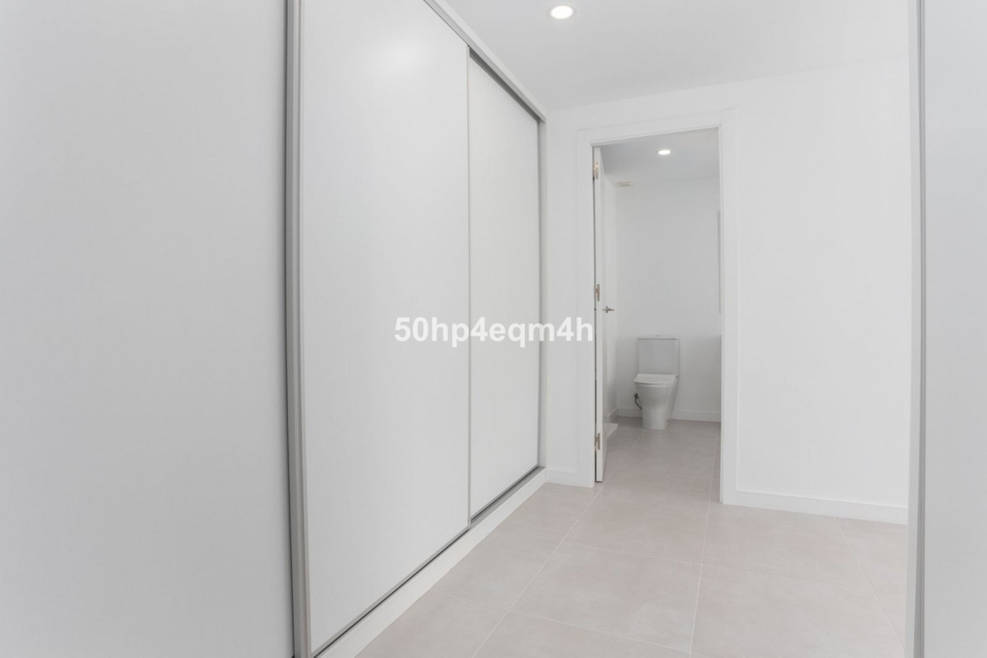 Resale - Apartment - Middle Floor Apartment - Marbella - Guadalmina Baja