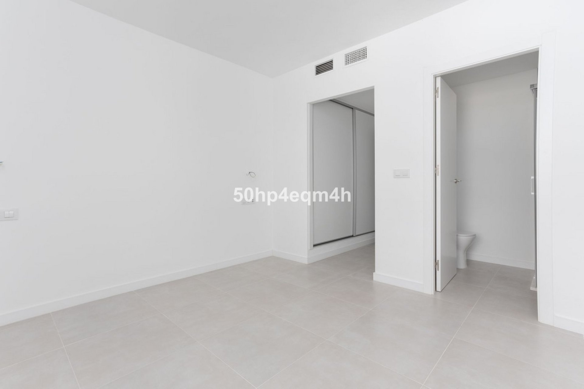 Resale - Apartment - Middle Floor Apartment - Marbella - Guadalmina Baja