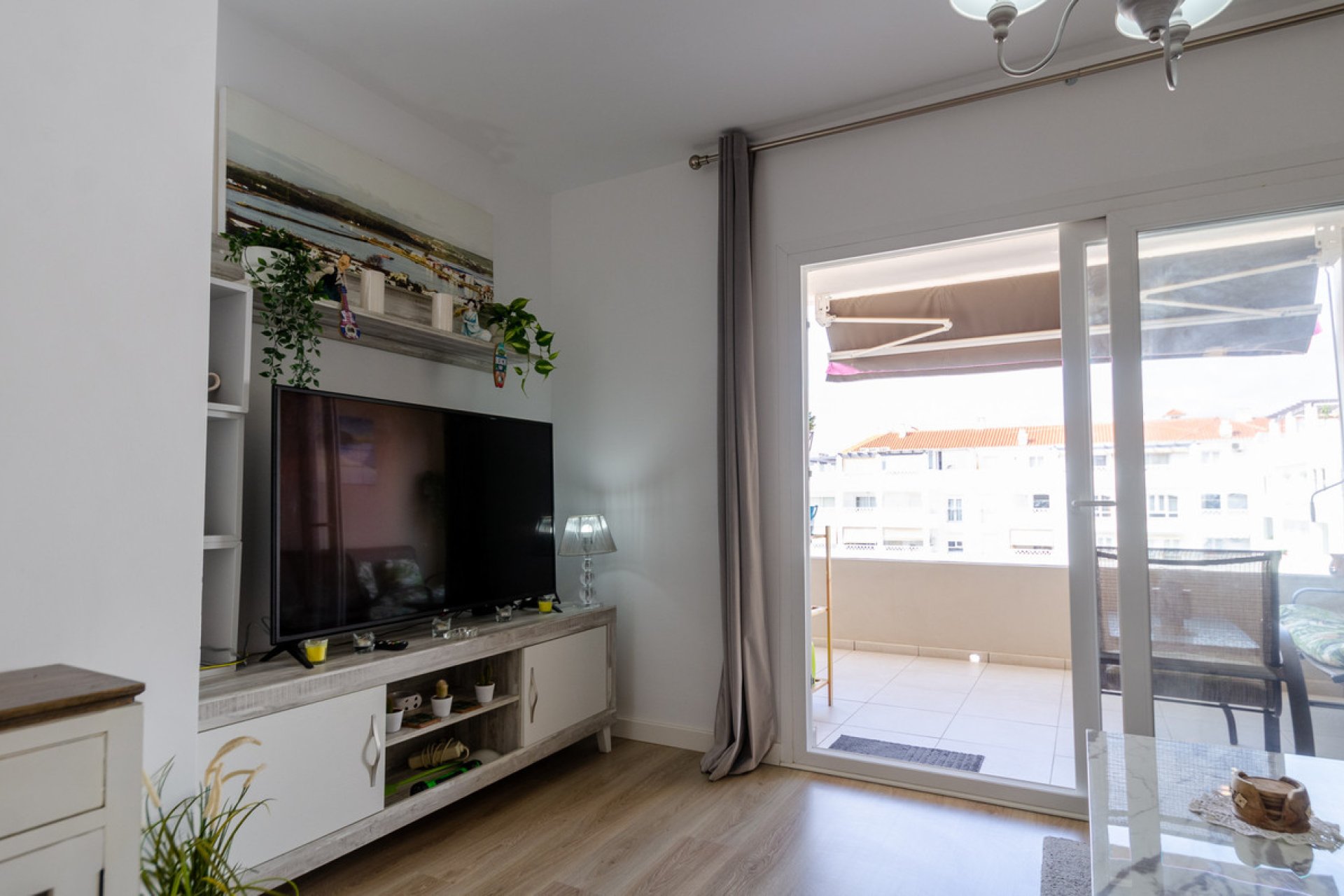 Resale - Apartment - Middle Floor Apartment - Marbella - La Campana