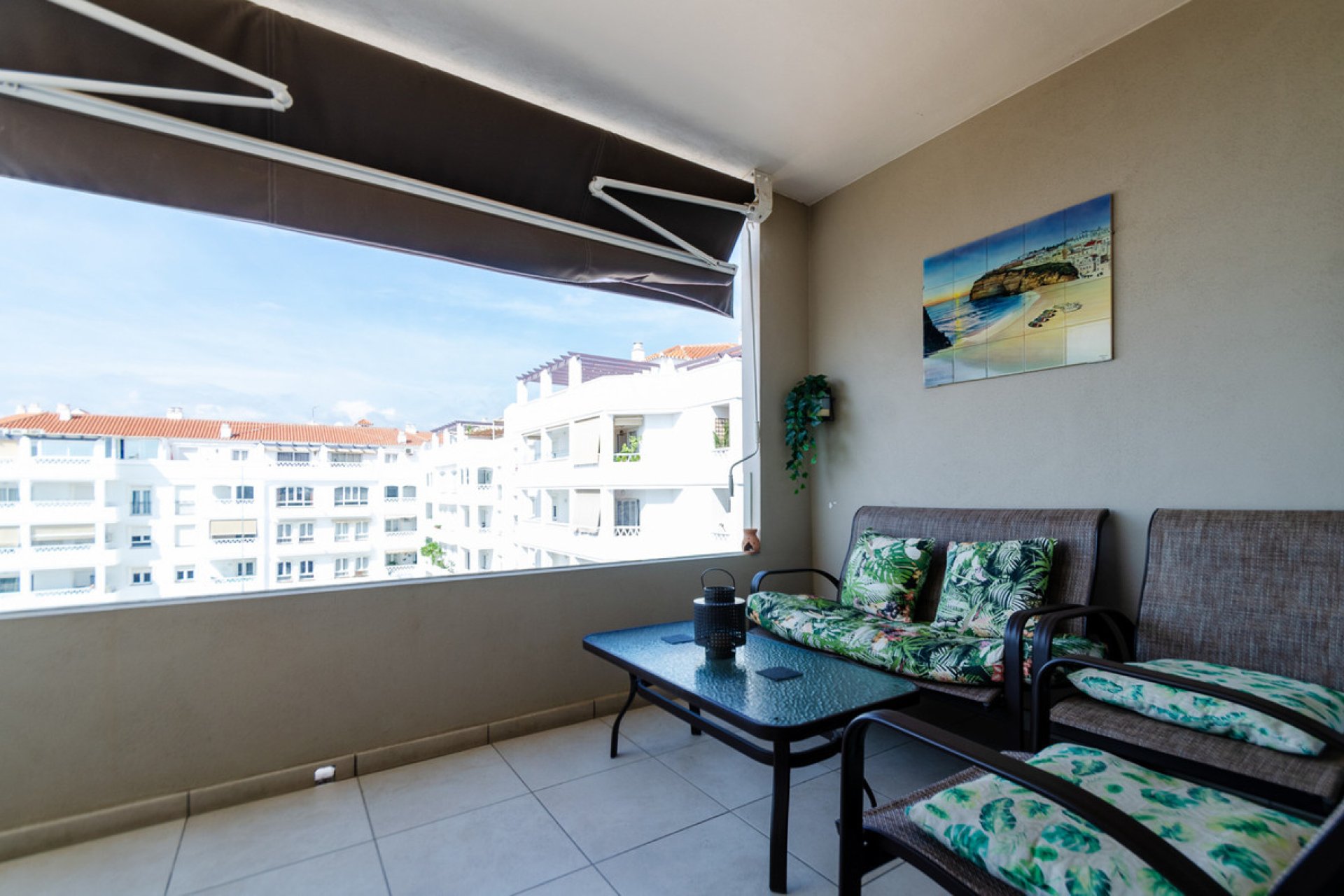 Resale - Apartment - Middle Floor Apartment - Marbella - La Campana