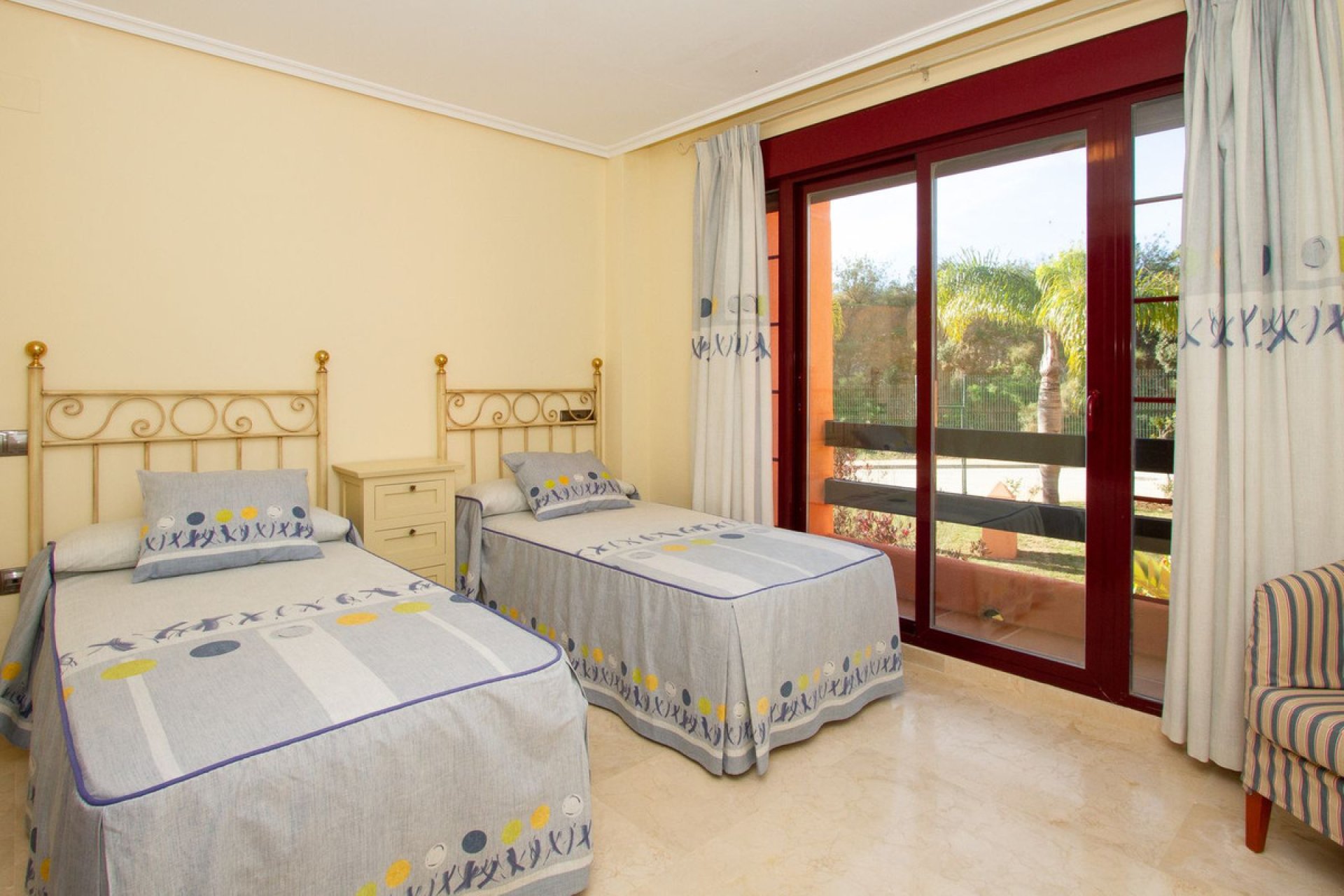 Resale - Apartment - Middle Floor Apartment - Marbella - La Mairena