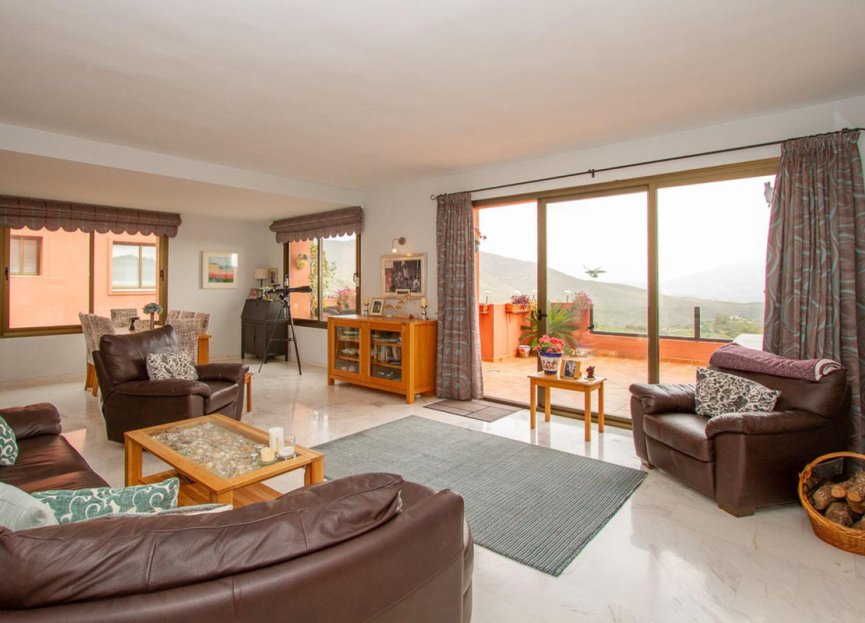 Resale - Apartment - Middle Floor Apartment - Marbella - La Mairena