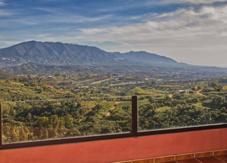 Resale - Apartment - Middle Floor Apartment - Marbella - La Mairena