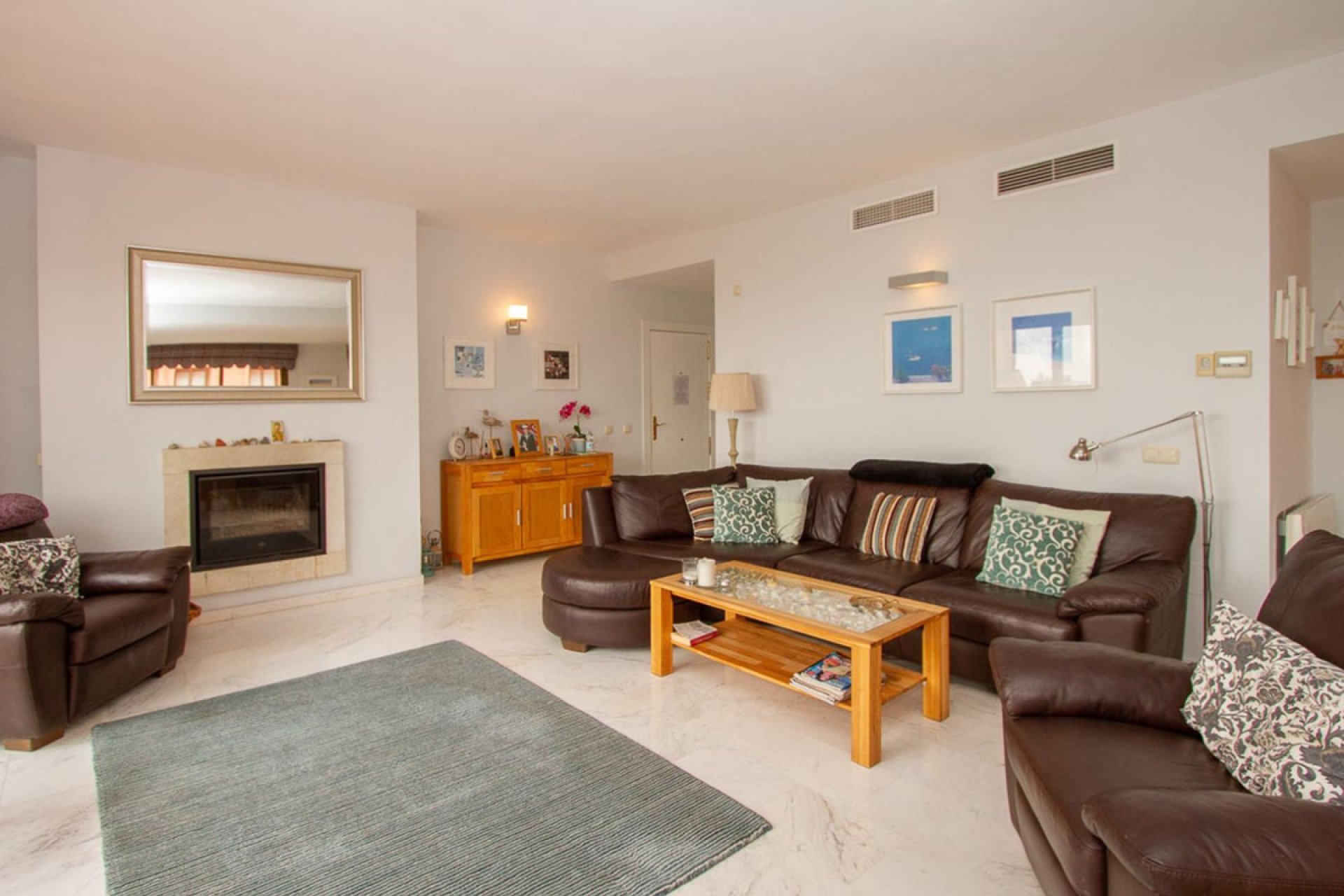 Resale - Apartment - Middle Floor Apartment - Marbella - La Mairena