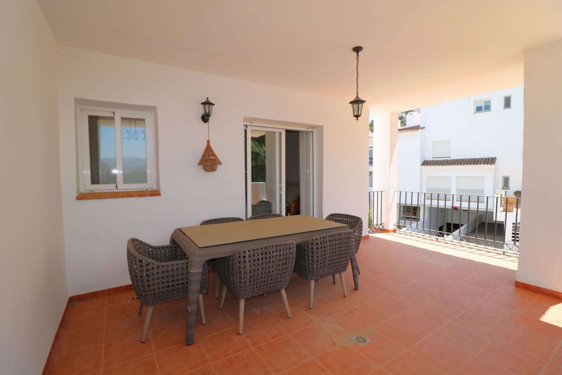 Resale - Apartment - Middle Floor Apartment - Marbella - La Mairena