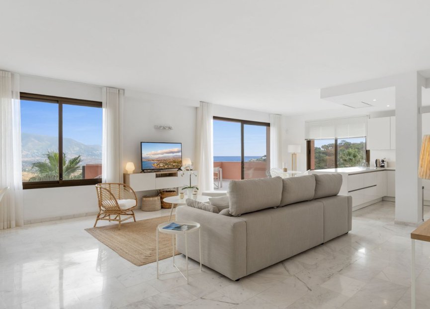 Resale - Apartment - Middle Floor Apartment - Marbella - La Mairena