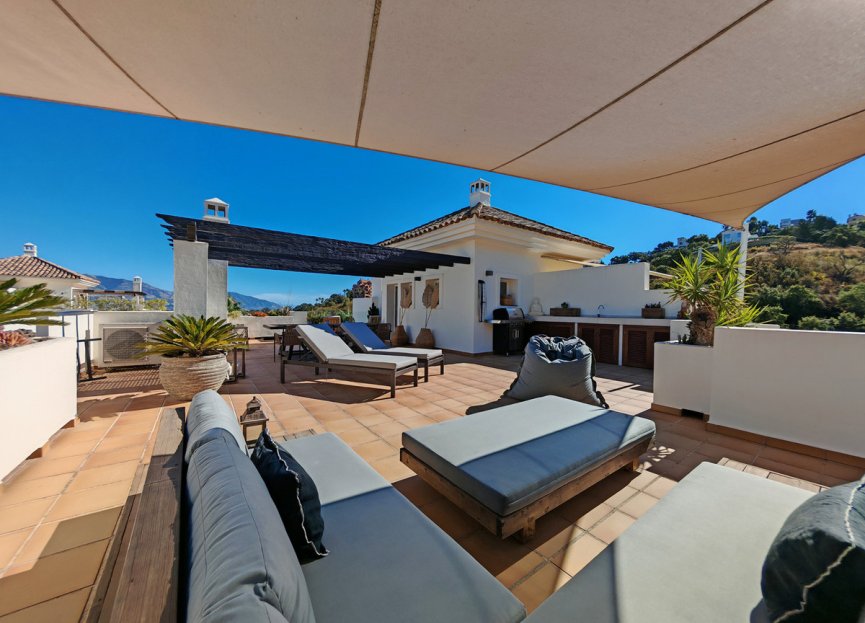 Resale - Apartment - Middle Floor Apartment - Marbella - La Mairena