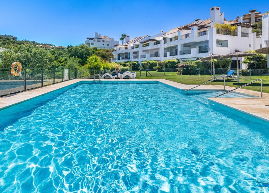 Resale - Apartment - Middle Floor Apartment - Marbella - La Mairena