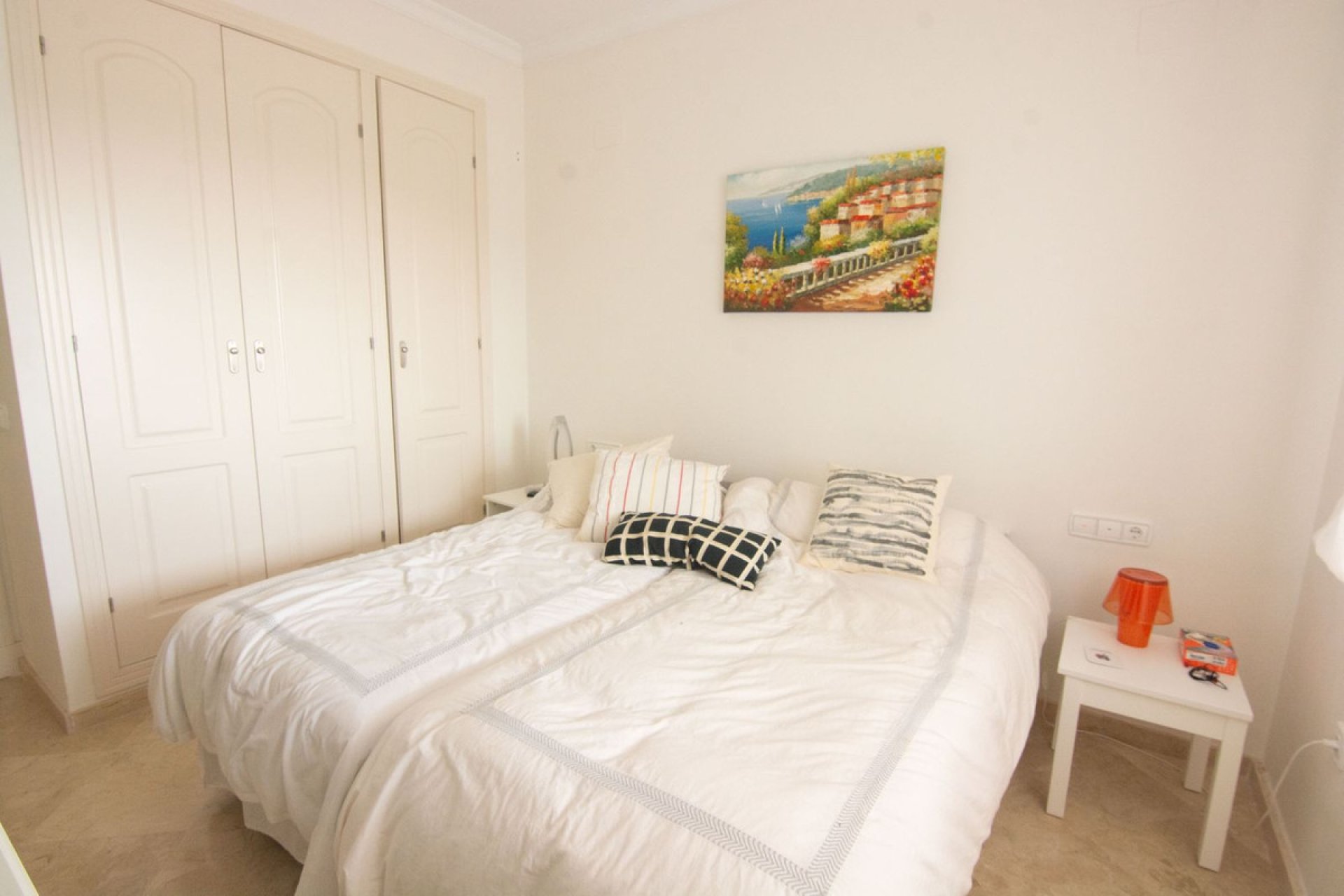 Resale - Apartment - Middle Floor Apartment - Marbella - La Mairena