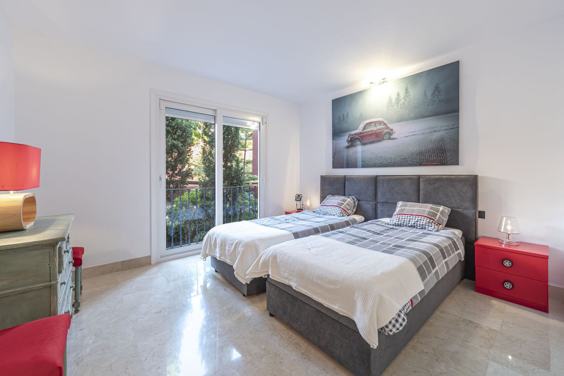 Resale - Apartment - Middle Floor Apartment - Marbella - La Mairena