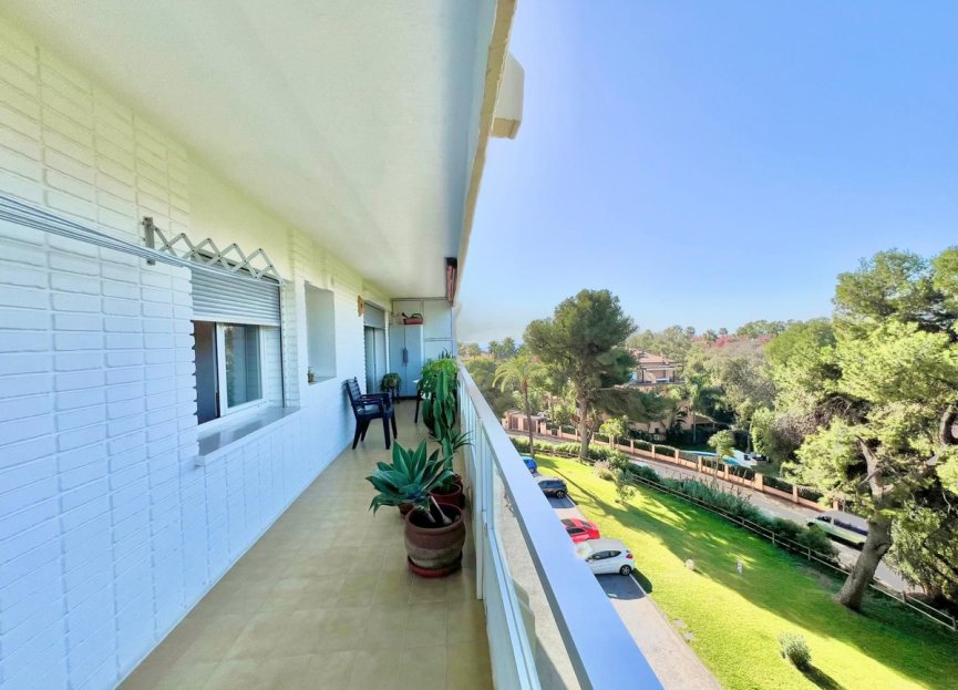 Resale - Apartment - Middle Floor Apartment - Marbella - Las Chapas