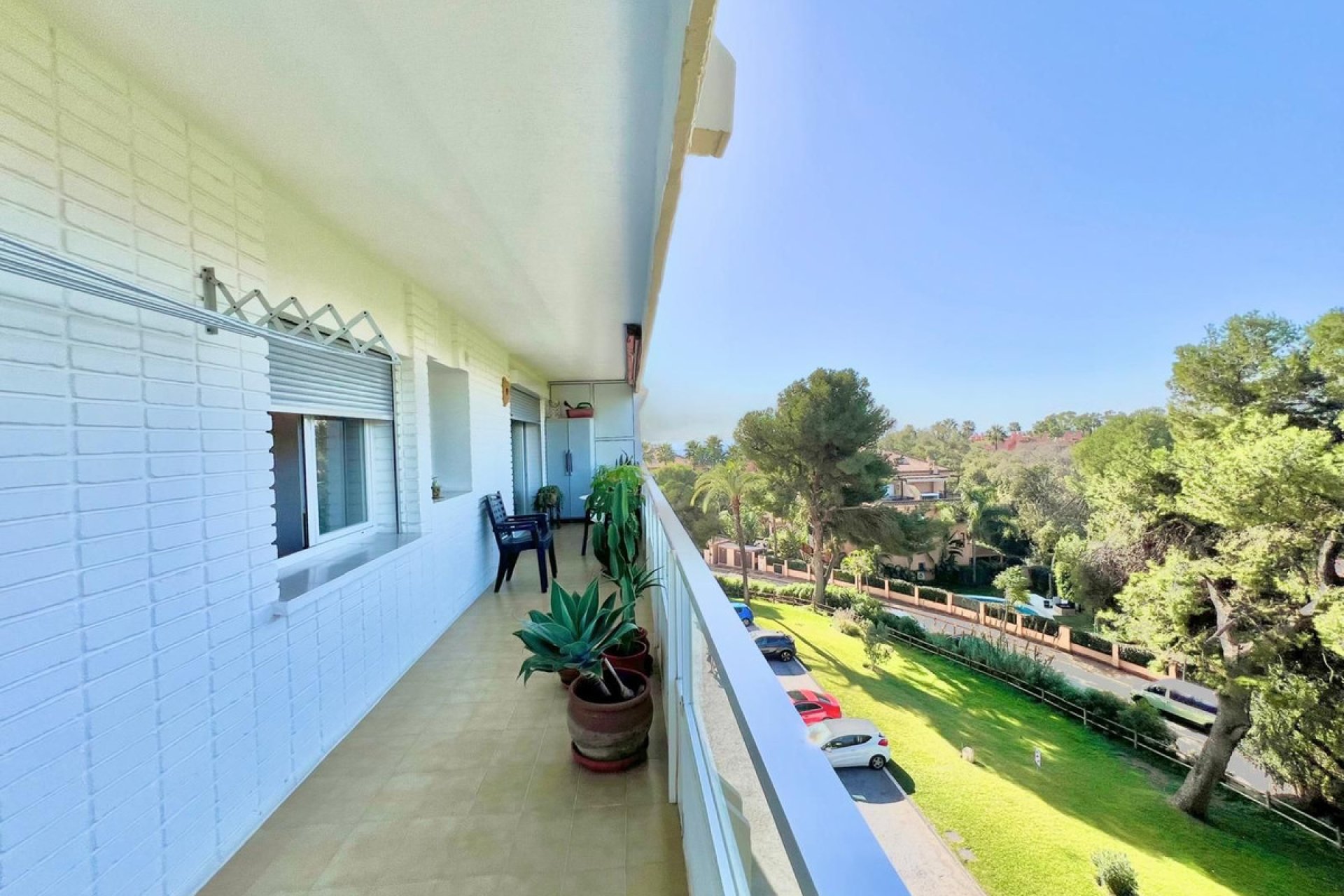 Resale - Apartment - Middle Floor Apartment - Marbella - Las Chapas