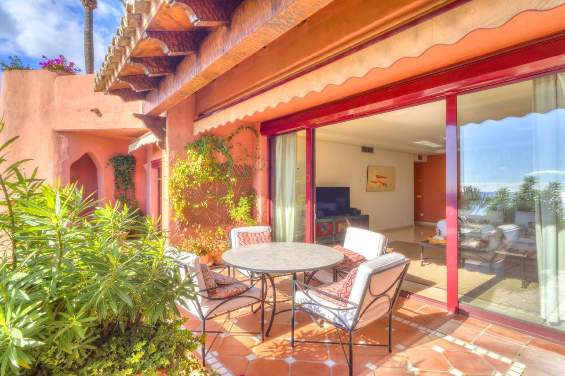 Resale - Apartment - Middle Floor Apartment - Marbella - Las Chapas