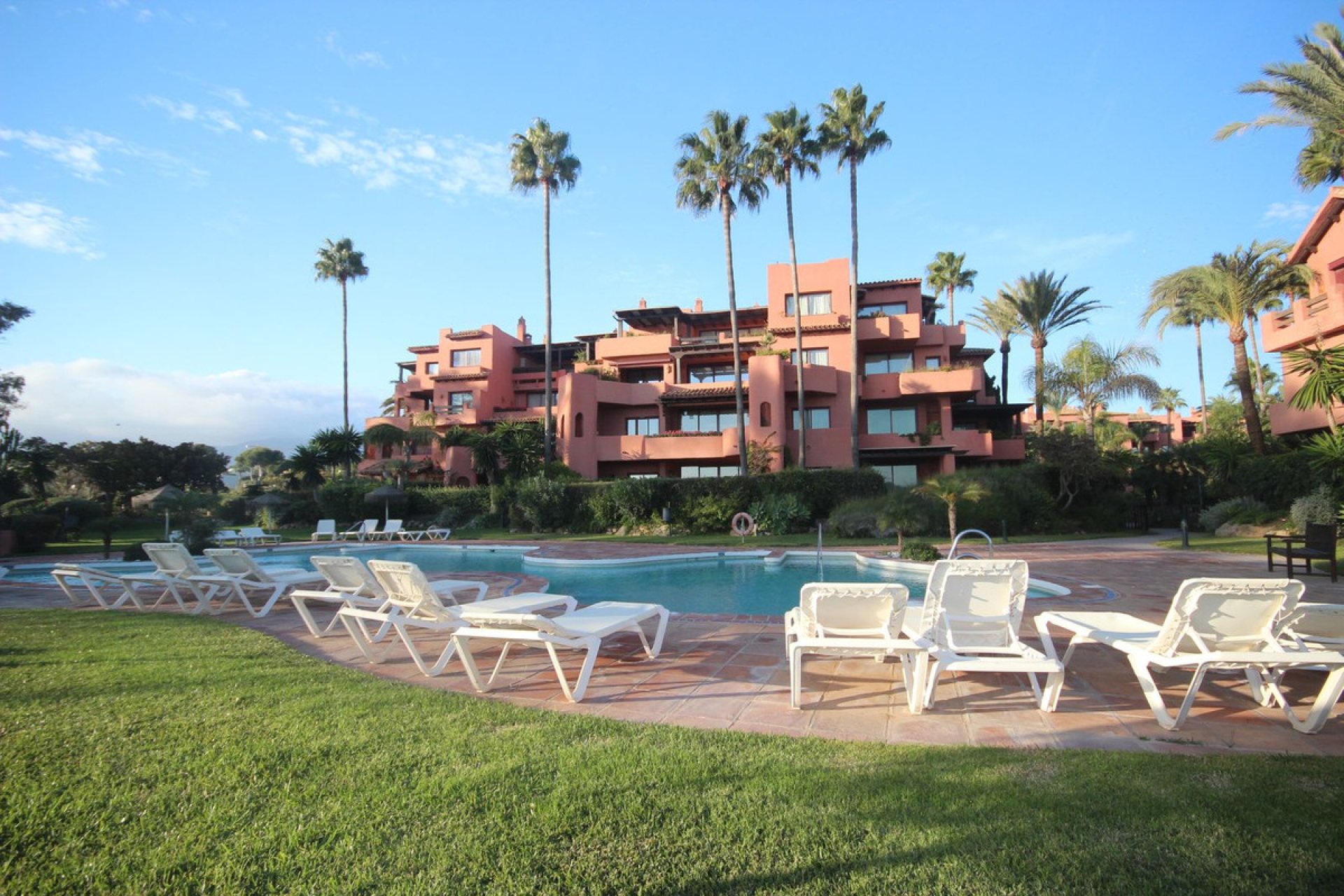 Resale - Apartment - Middle Floor Apartment - Marbella - Las Chapas