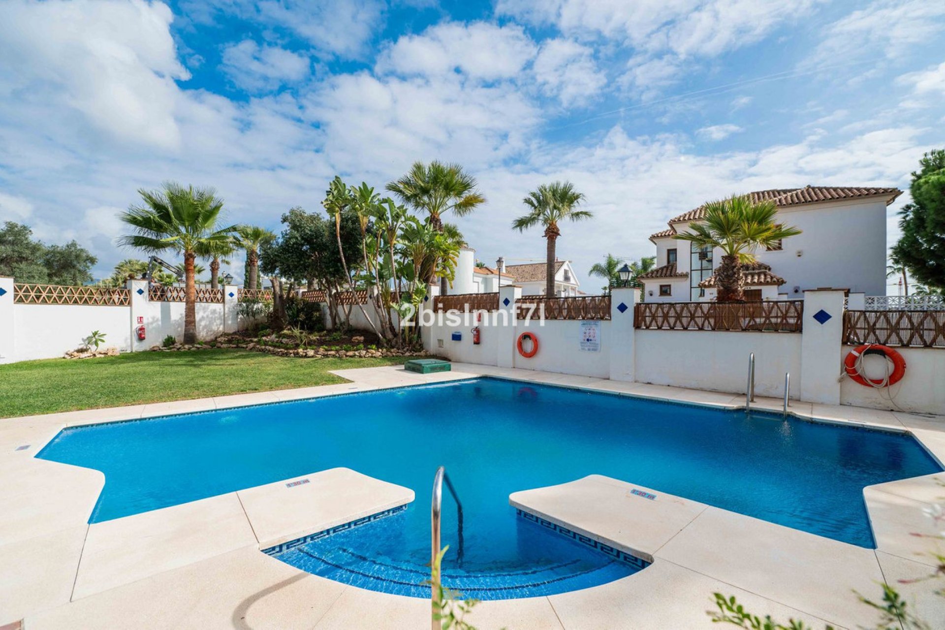 Resale - Apartment - Middle Floor Apartment - Marbella - Las Chapas