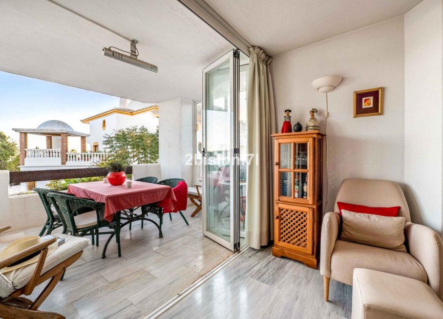 Resale - Apartment - Middle Floor Apartment - Marbella - Las Chapas