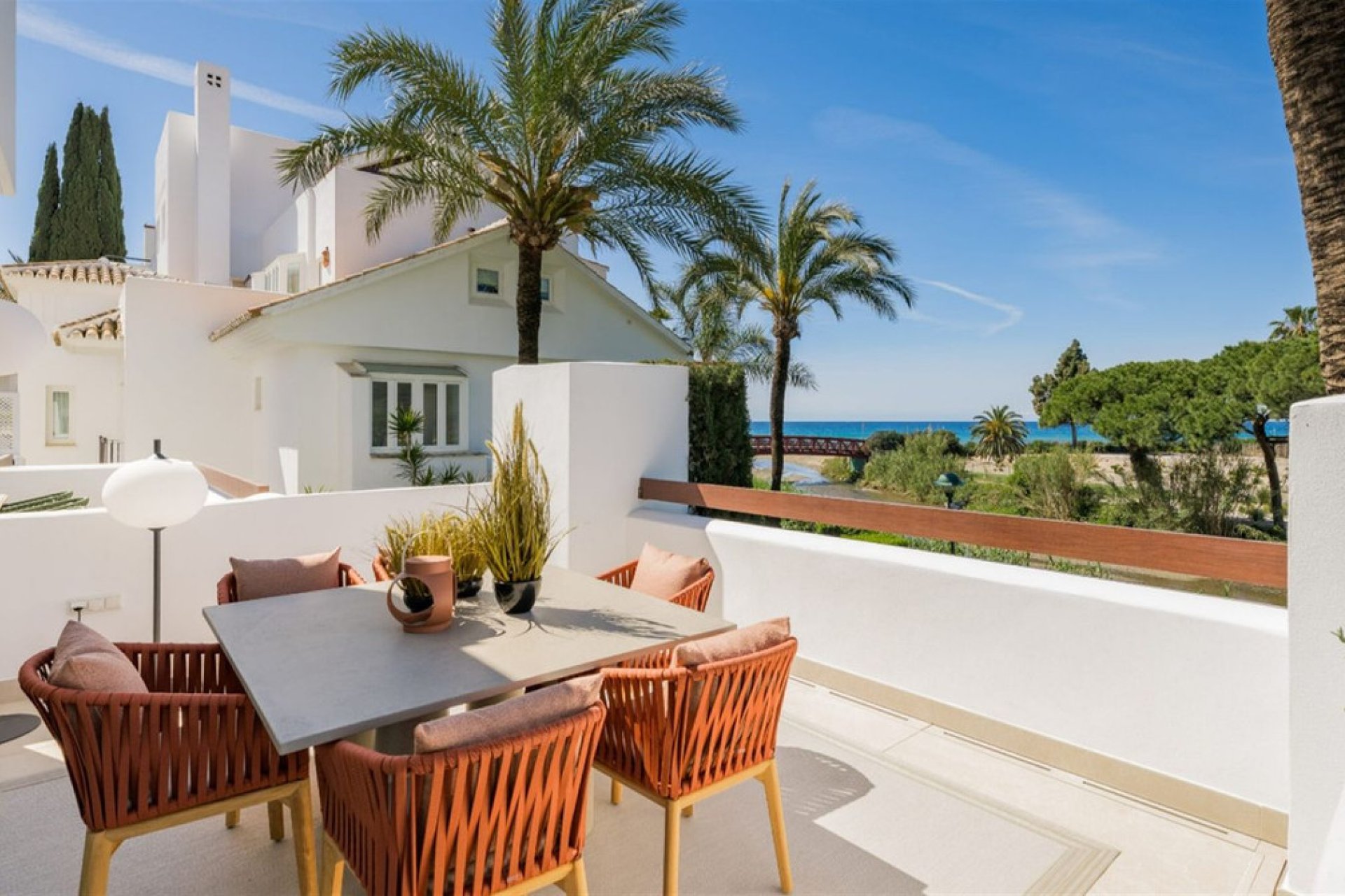 Resale - Apartment - Middle Floor Apartment - Marbella - Los Monteros
