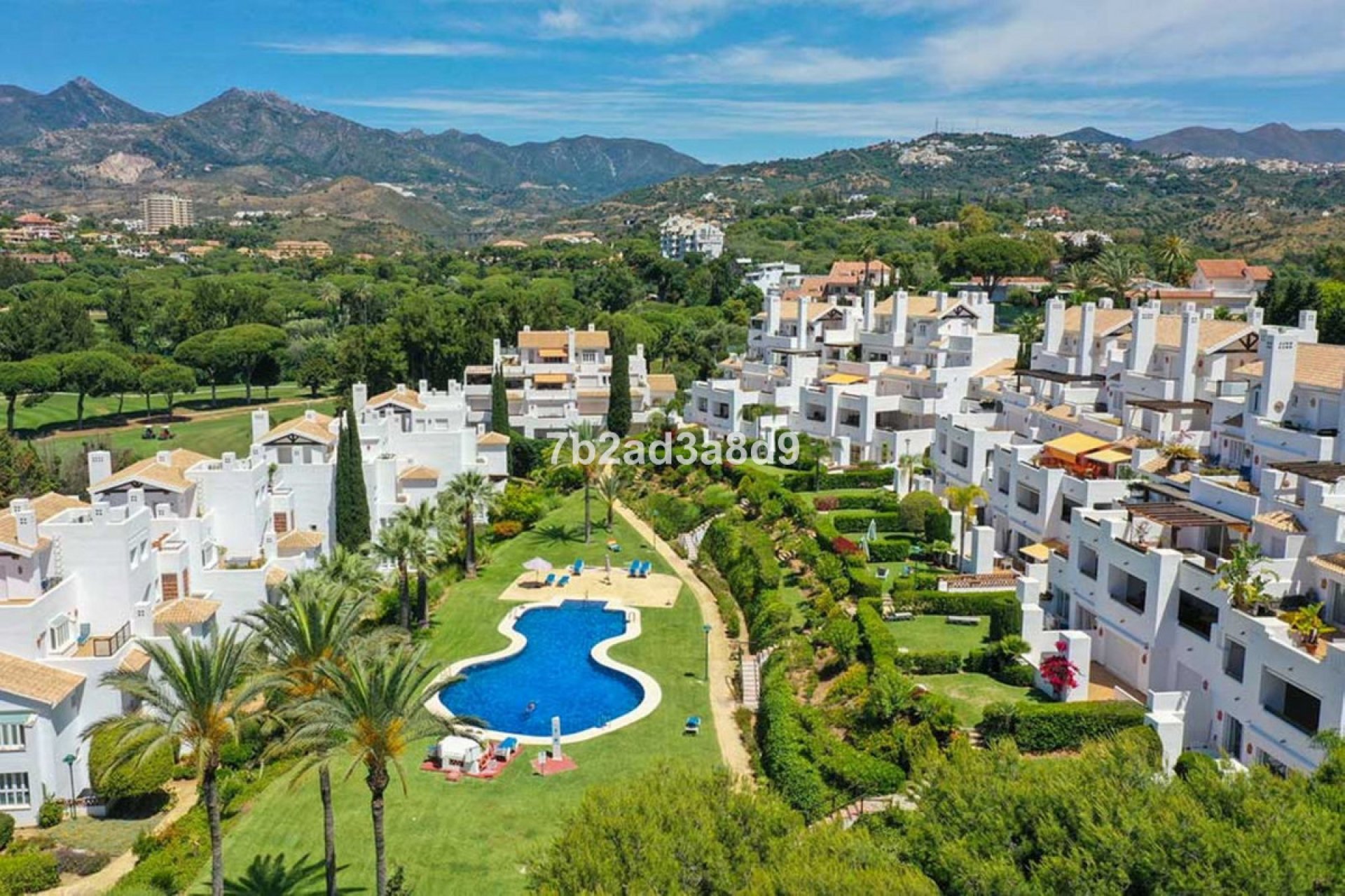 Resale - Apartment - Middle Floor Apartment - Marbella - Los Monteros