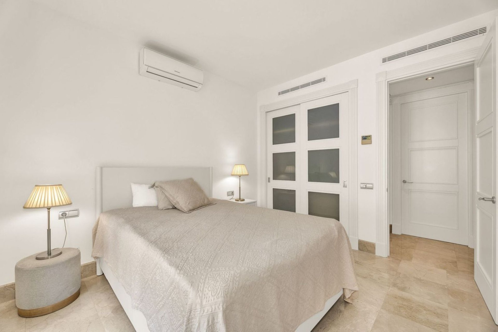 Resale - Apartment - Middle Floor Apartment - Marbella - Los Monteros