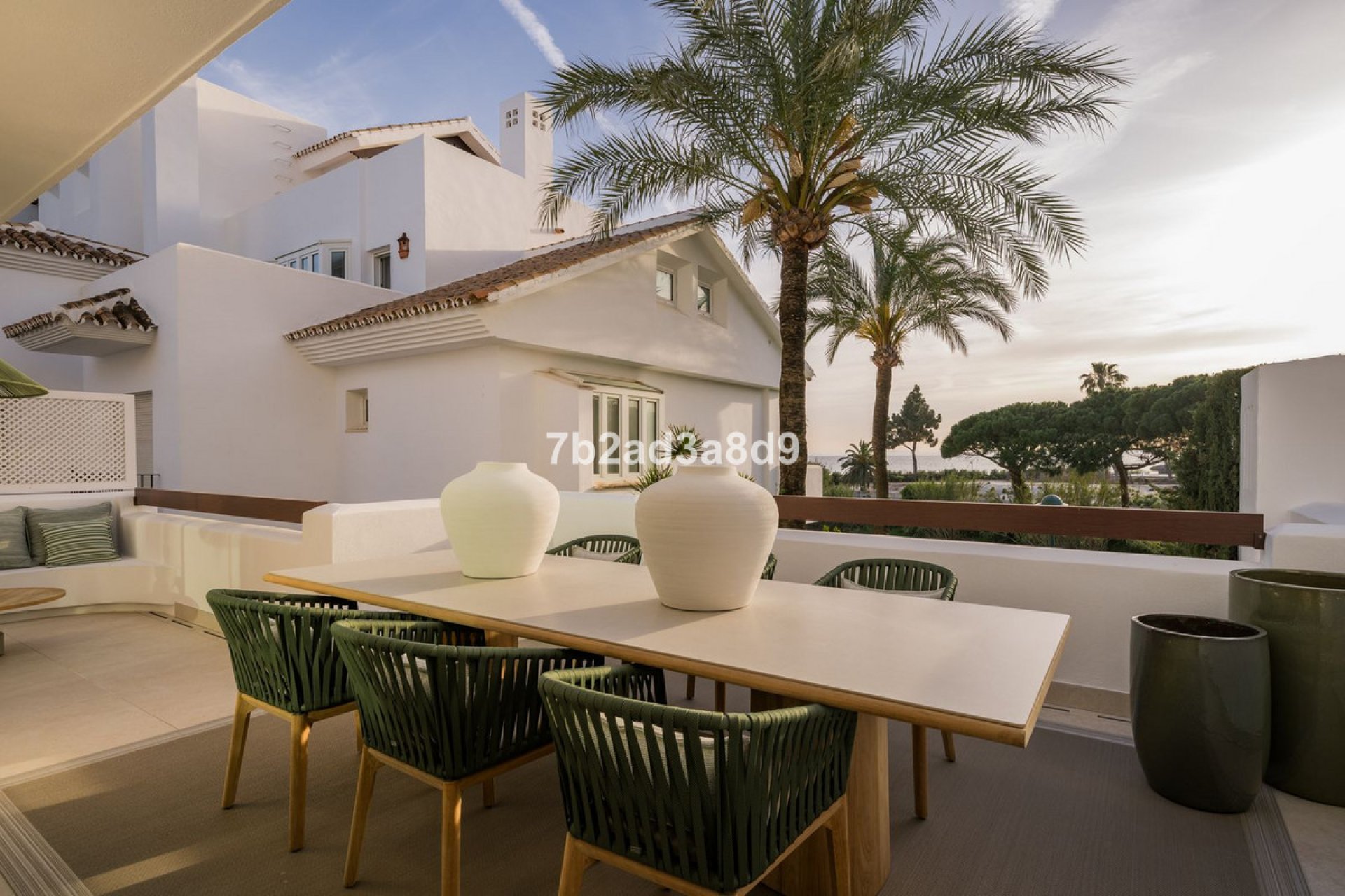 Resale - Apartment - Middle Floor Apartment - Marbella - Los Monteros