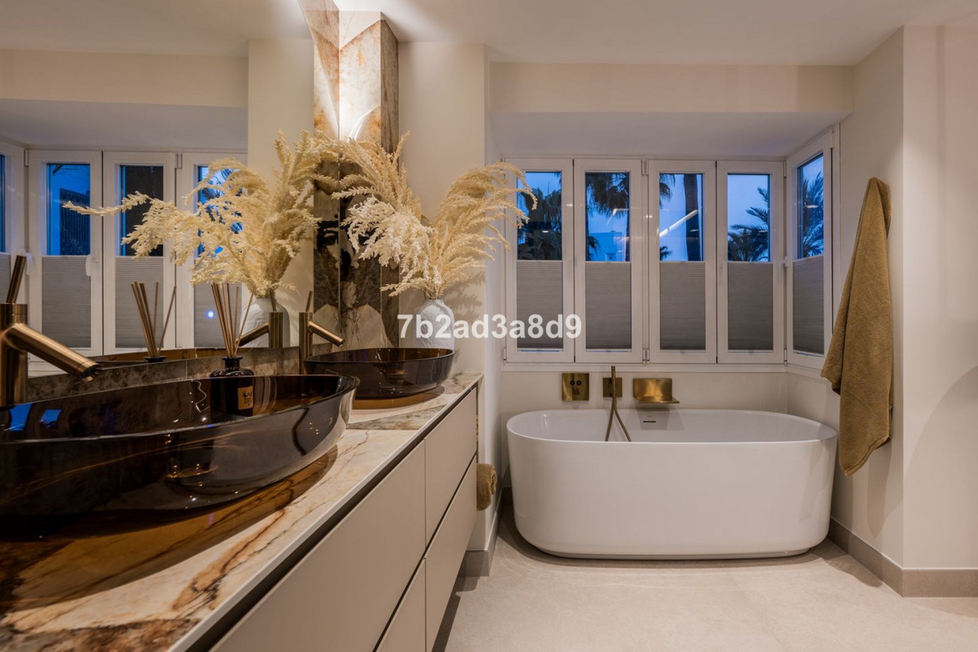 Resale - Apartment - Middle Floor Apartment - Marbella - Los Monteros