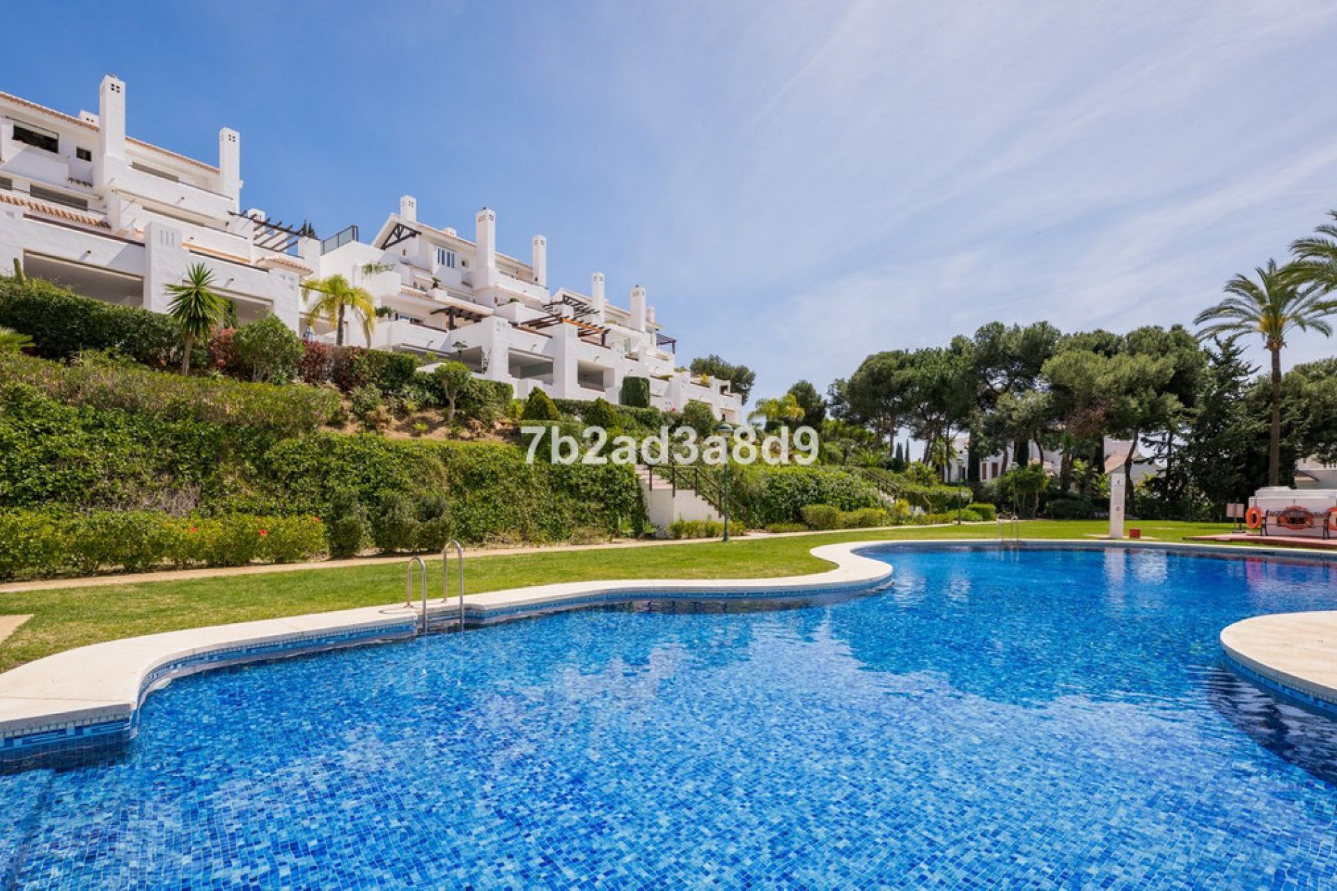 Resale - Apartment - Middle Floor Apartment - Marbella - Los Monteros