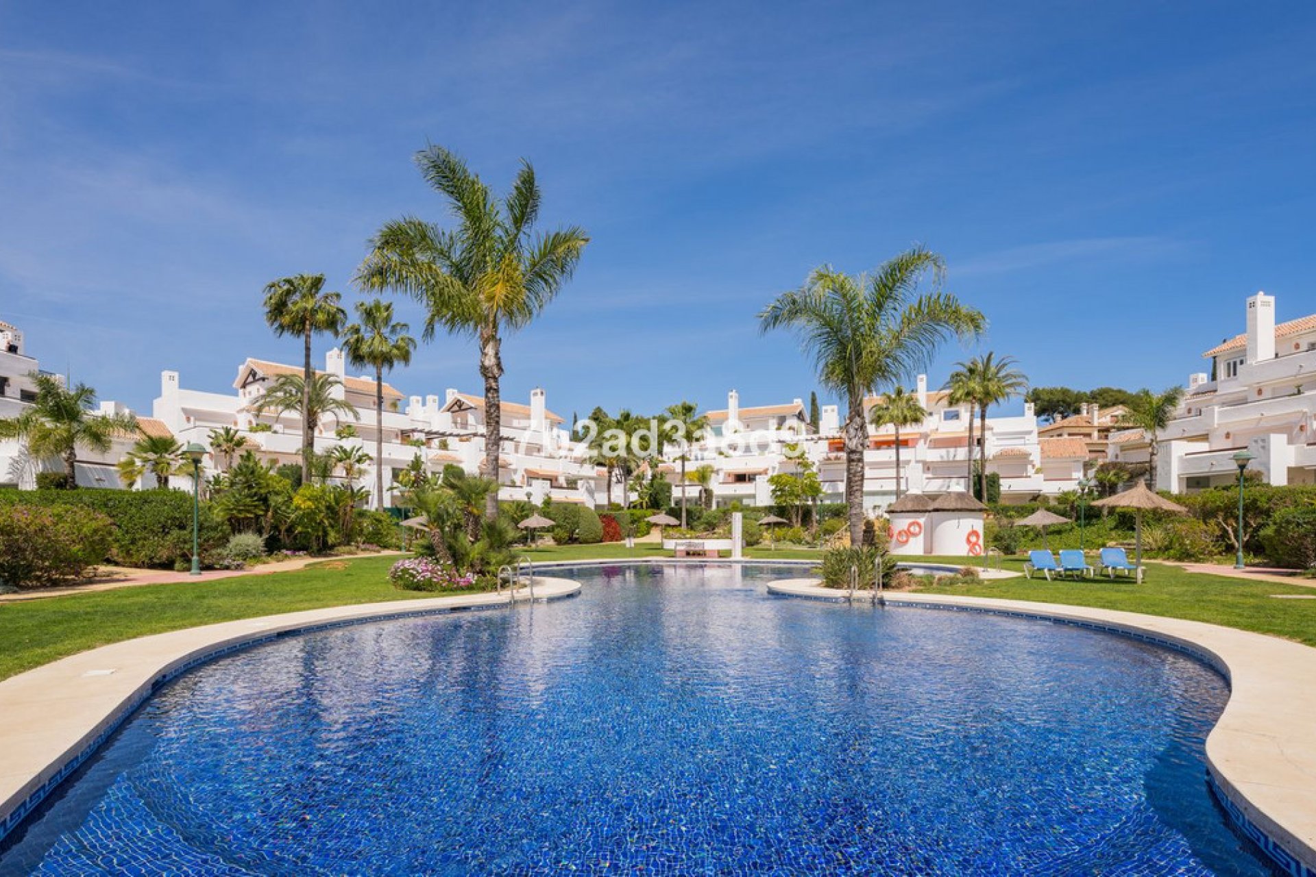 Resale - Apartment - Middle Floor Apartment - Marbella - Los Monteros