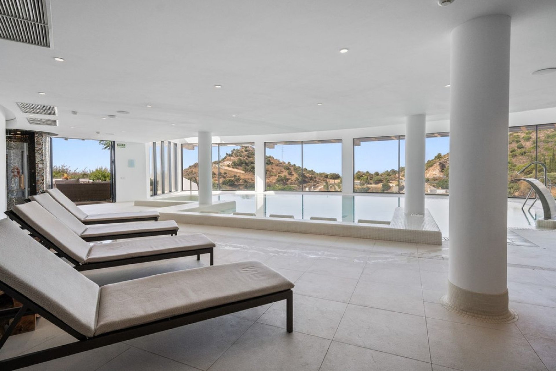 Resale - Apartment - Middle Floor Apartment - Marbella - Marbella Centro