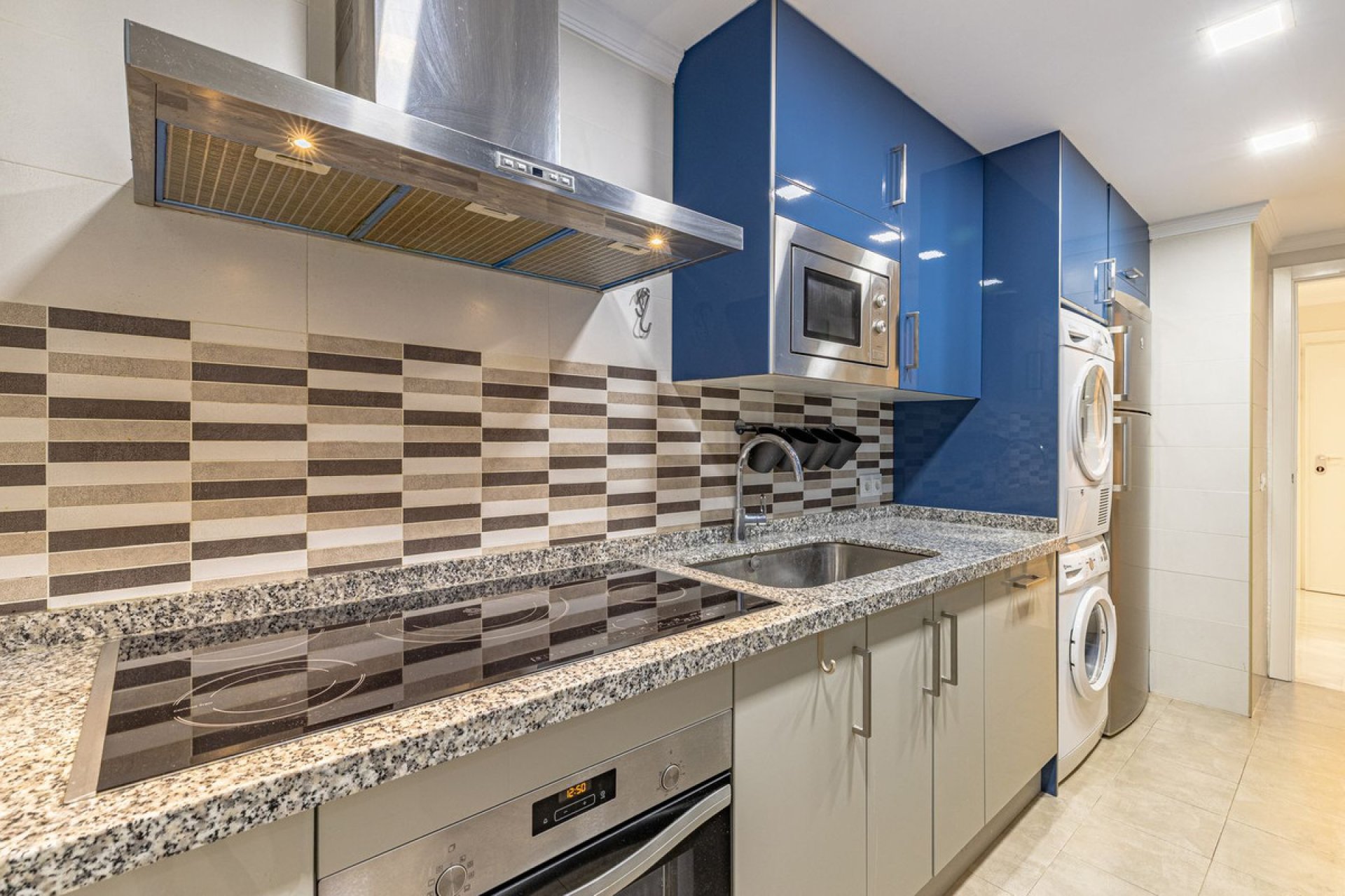 Resale - Apartment - Middle Floor Apartment - Marbella - Marbella Centro