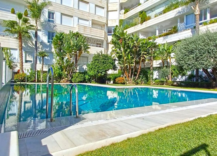 Resale - Apartment - Middle Floor Apartment - Marbella - Marbella Centro