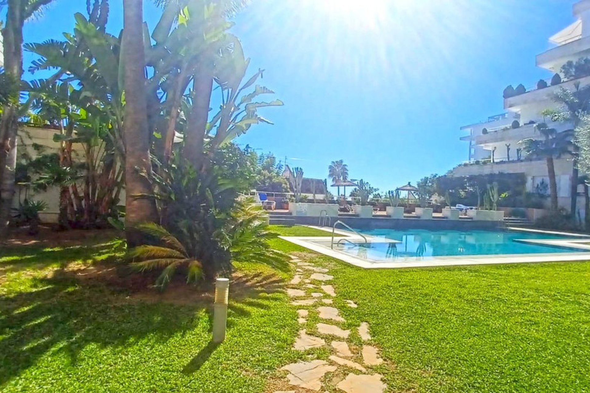 Resale - Apartment - Middle Floor Apartment - Marbella - Marbella Centro
